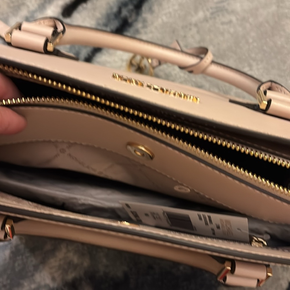Brand🆕😍🔥😍 MICHAEL KORS bag - Picture 9 of 17